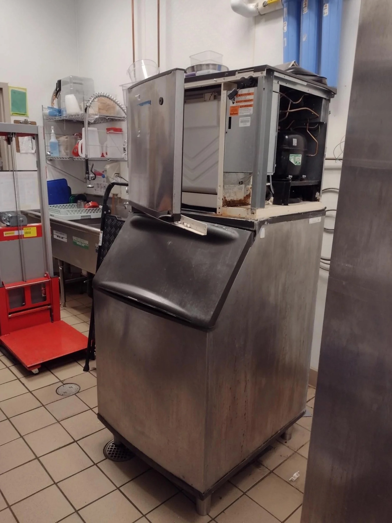 Wall-mounted water filters for the ice machine